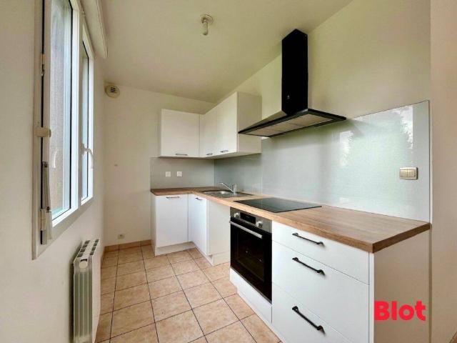 A LOUER IFFENDIC Maison T4 100 m² 920 EUR JARDIN CLOS