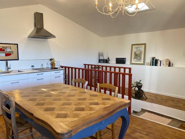 A Louer LURS EN MEUBLE APPARTEMENT T3 dans maison de village