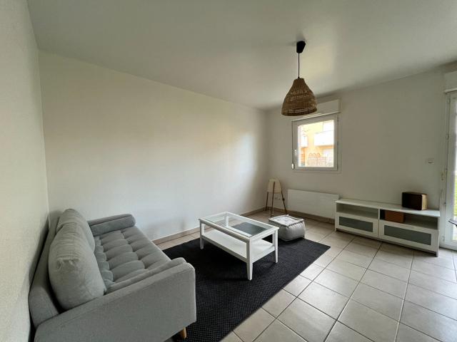 A LOUER LABASTIDETTE 5mn de Muret Appartement T2 Meublé RDC avec terasse 1057 FG