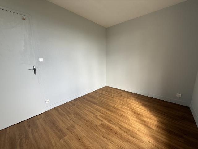 A LOUER LE MANS GAZONFIER APPARTEMENT DE TYPE 3 AVEC BALCON ET PARKING