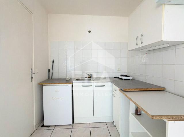 A LOUER LE PUY STE REPARADE 13610 APPARTEMENT DE TYPE 2 PIECES D'ENVIRON 33M2