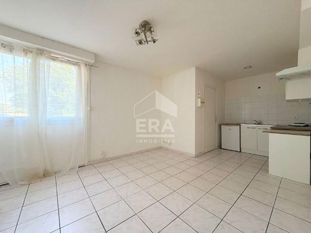 A LOUER LE PUY STE REPARADE 13610 APPARTEMENT DE TYPE 2 PIECES D'ENVIRON 33M²