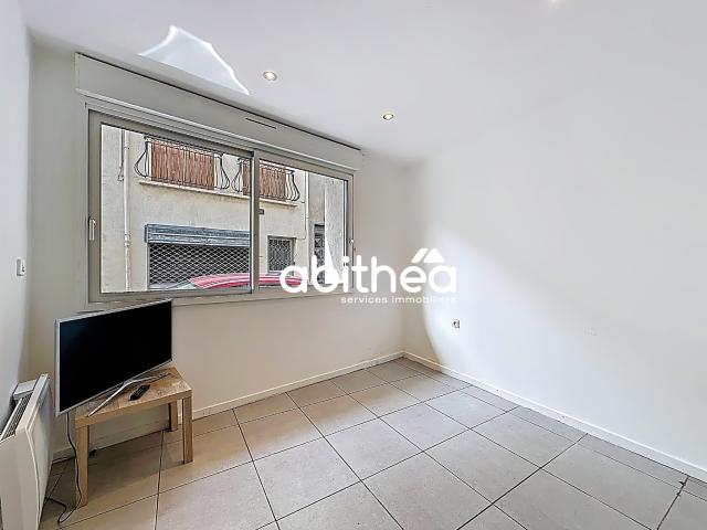 A louer location meublee appartement t2 bis cour exterieure centre ville beziers