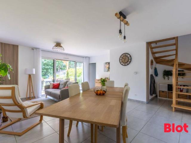 A LOUER PAR BLOT IMMOBILIER CORPS NUDS MAISON TYPE 7 128 M