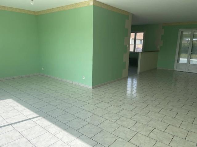 À louer Pavillon de Plain Pied 111 m² 3 chbres