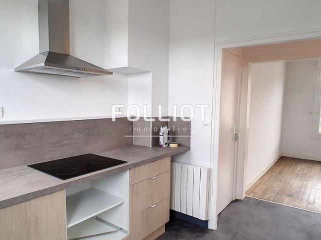 A LOUER PERCY Centre ville F3 53 m� 1er �tage