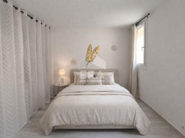 A LOUER PERTUIS 84120 CENTRE VILLE APPARTEMENT MEUBLE D'ENVIRON 40M²