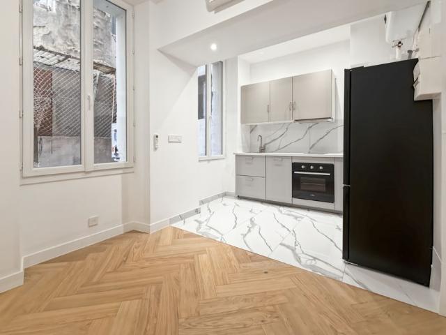 À Louer Petit T2 de 20,70m2 rénové avec climatisation Ru