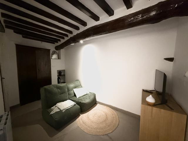 À LOUER Petite maison F1 bis avec mezzanine Centre ville de Céret Groupement Immobilier 66