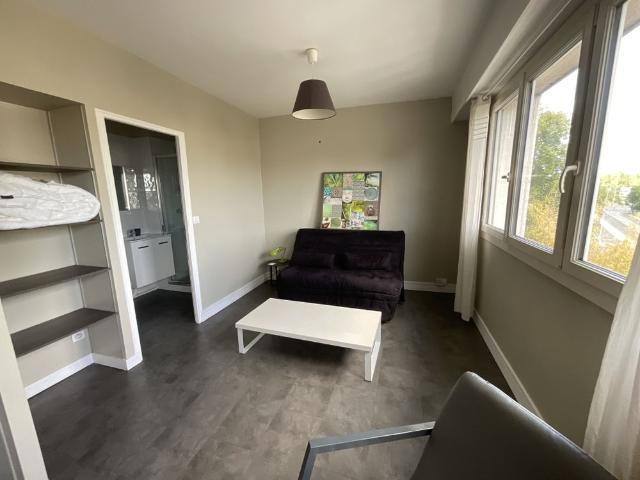 A LOUER Près Fleuris Studio de 26.65m² meublé