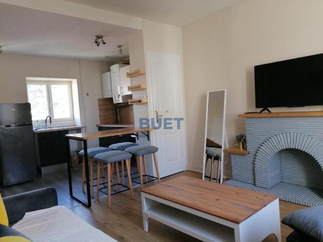 A LOUER proche GARE appartement MEUBLÉ de type.
