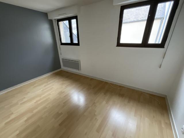 A LOUER Quartier Avaricum T1 BIS avec cave