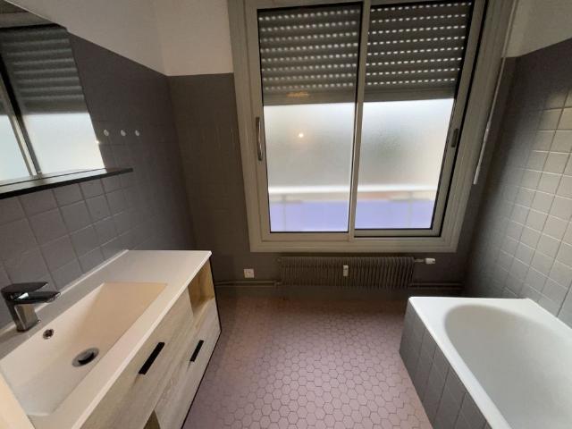 A LOUER Rue des Poulies T3 de 69.50m² avec Terrasse, parking et cave