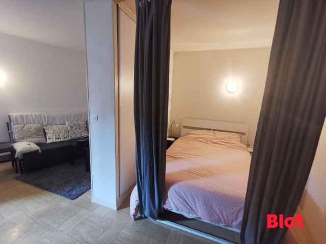A LOUER RENNES / CENTRE VILLE STUDIO DE 27.25 m² 370EUR HC