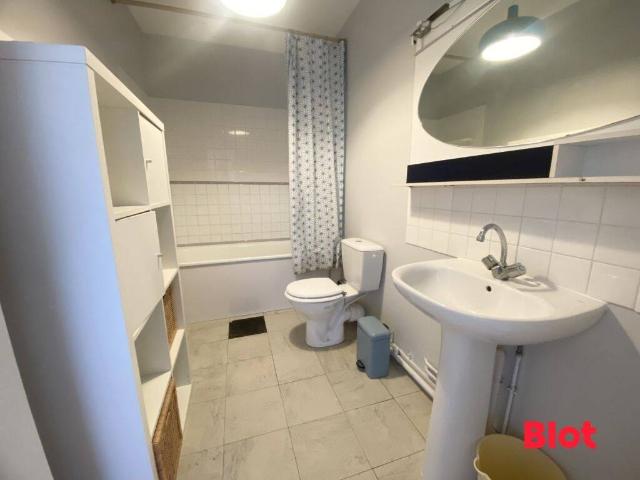 A LOUER / RENNES LORIENT ST BRIEUC T1 MEUBLÉ 25.83m² 621EUR