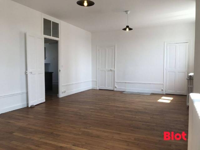 A LOUER RENNES SAINT HELIER APPARTEMENT TYPE 4 DUPLEX