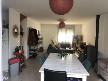A louer RENNES secteur Rue de Lorient, très bon emplacement pour cette maison individuelle con.