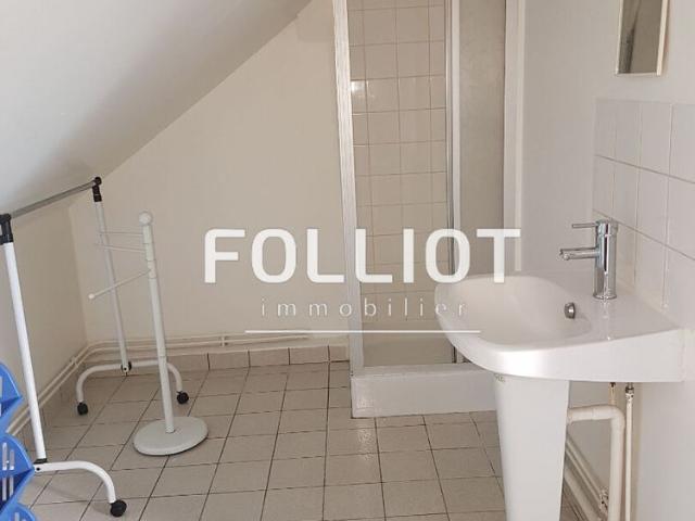 A LOUER Studio 50000 Saint L� CENTRE VILLE 11.57 m�