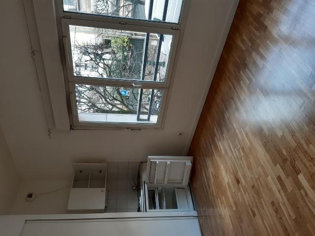 A LOUER STUDIO 22m² AVEC BALCON PARKING ET CAVE: PUTEAUX 92800 21.83 m² | GTF Location