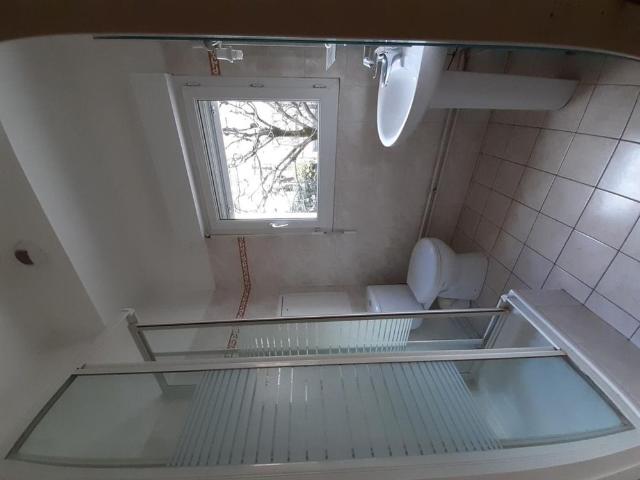A LOUER STUDIO 22m² AVEC BALCON PARKING ET CAVE