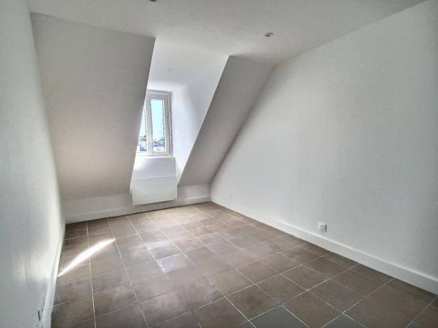 À louer studio vide Paris 18e rue Laghouat