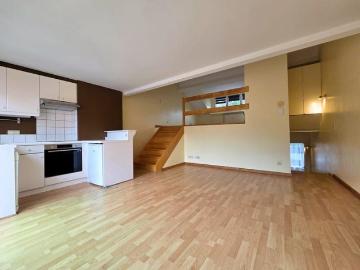 À LOUER: Studio atypique en triplex avec terrasse Uccle.