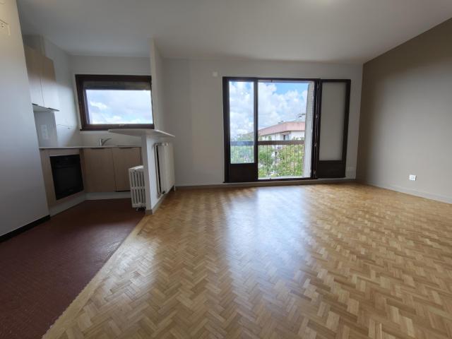 A LOUER STUDIO BORDS DE LOIRE 32.2 m²