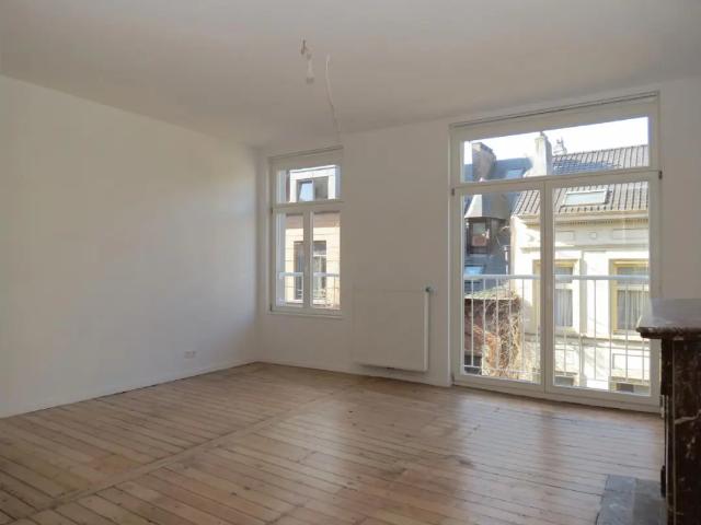 à louer Studio Bruxelles Rue de la Tribune