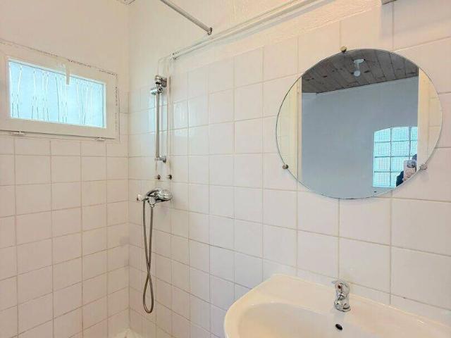 À louer: Studio de 23,67 m² à Saint Seurin sur l'Isle Proche
