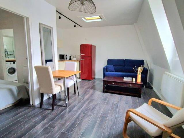À LOUER ! Studio de 28,10 m² avec ascenseur situé dans un bel immeuble en pierre de taille – Boulevard Malesherbes, Paris 8ème