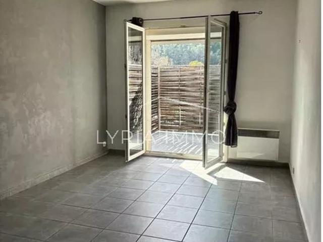 A LOUER STUDIO DRAGUIGNAN