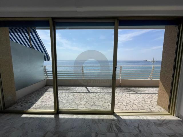 A LOUER: Studio en front de mer Terrasse Cave République Immobilier Beausoleil
