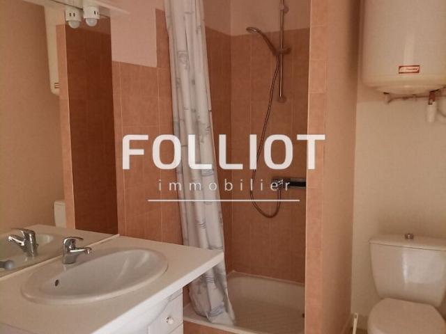 A LOUER: Studio Foug�res Ref 2325AB
