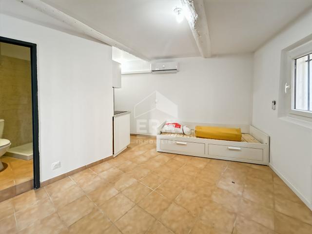 À louer Studio meublé 17 m² en plein coeur de Pertuis