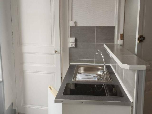 A LOUER STUDIO MEUBLE