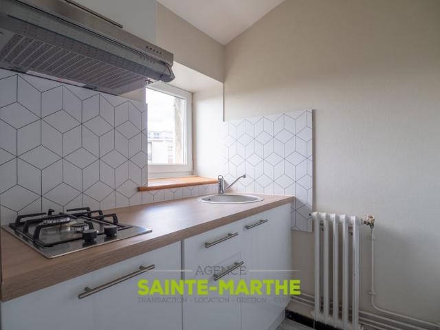 A LOUER STUDIO MEUBLE