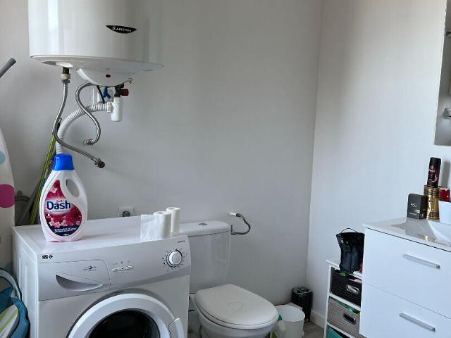 A LOUER STUDIO MEUBLE CENTRE VILLE DE ST QUENTIN 02100