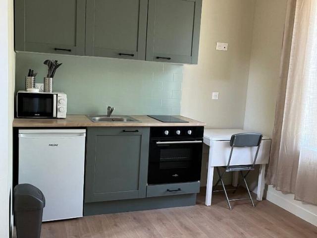 A LOUER STUDIO MEUBLE CHAMPS ELYSE ST QUENTIN 02100
