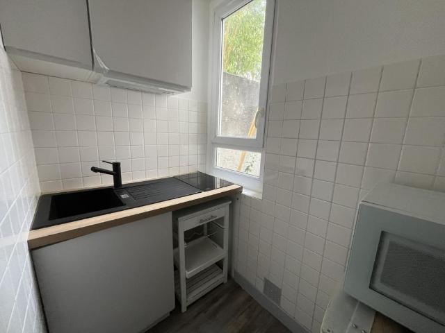 A LOUER STUDIO MEUBLE ANGERS MADELEINE