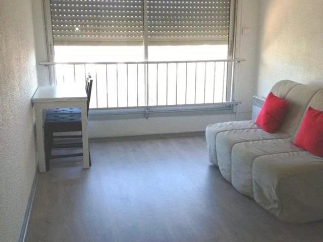 A louer studio meuble Avenue de la Timone