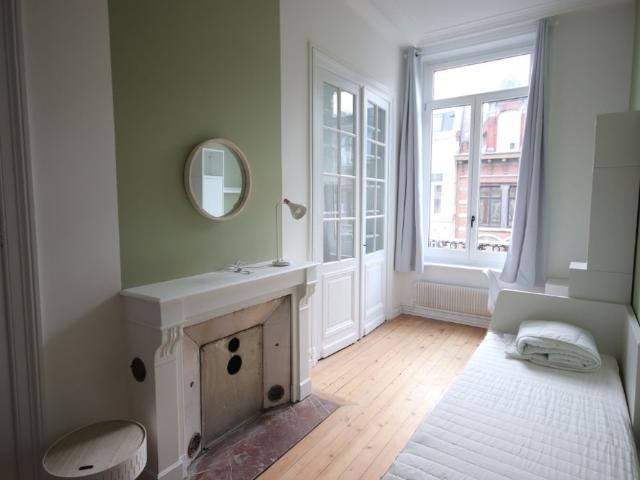 À LOUER – Studio MEUBLÉ de 24 m², Rue Jacquemars Giélée – VAUBAN réf 663 5.2