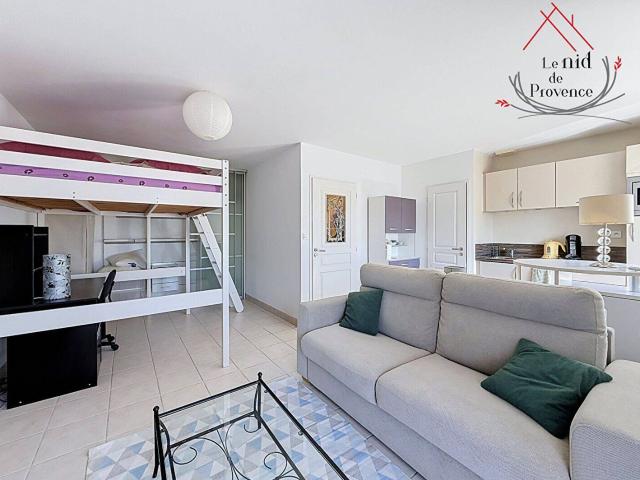 A louer studio meublé de 32 m2 quartier st Antoine L Isle Sur
