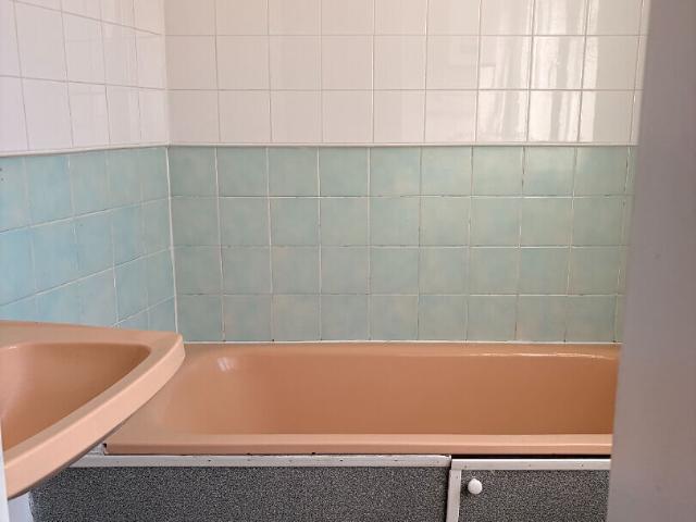 A LOUER STUDIO MEUBLE PROCHE DE LA GARE A ST QUENTIN 02100