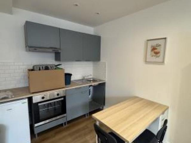A LOUER STUDIO Meublé / ROUEN Rue Flahaut 1G