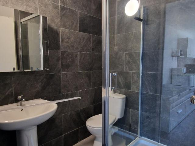 A LOUER STUDIO MEUBLE RDC ARGENTRE
