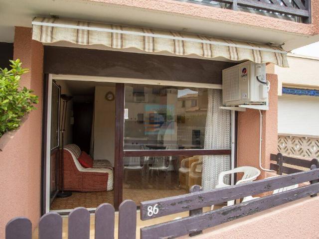 A LOUER STUDIO MEUBLE TERRASSE PLN