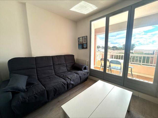 A LOUER STUDIO MEUBLE TERRASSE VU MER 17.36M2 Carry le Rouet