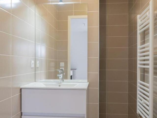 A LOUER STUDIO NON MEUBLE / MEYZIEU