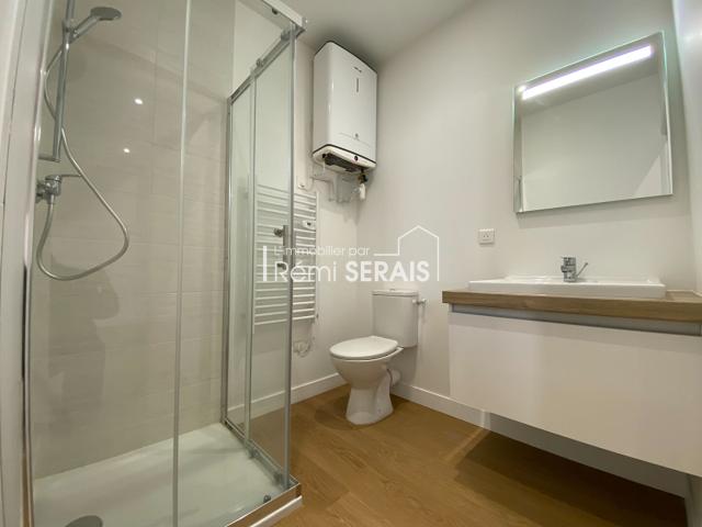 A LOUER Studio plein centre Domfront REF 14159