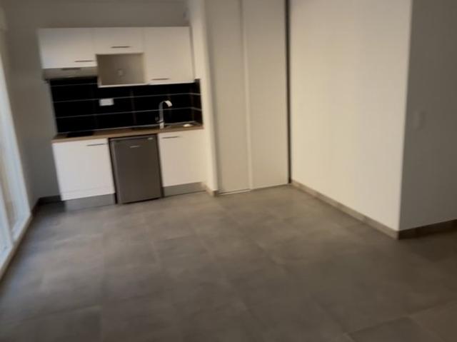 À louer studio Résidence récente neuve avec parking